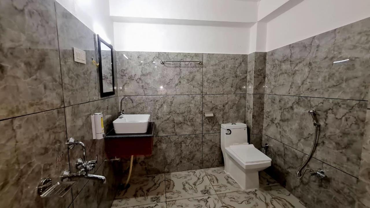Hotel D Indian Kargil Bagian luar foto